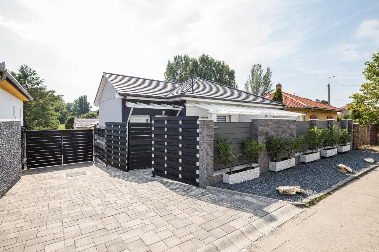 Balatonic Lemon Apartmanhaz Siofok Exterior photo