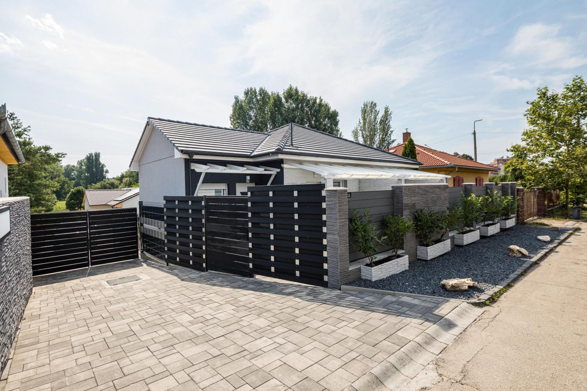 Balatonic Lemon Apartmanhaz Siofok Exterior photo