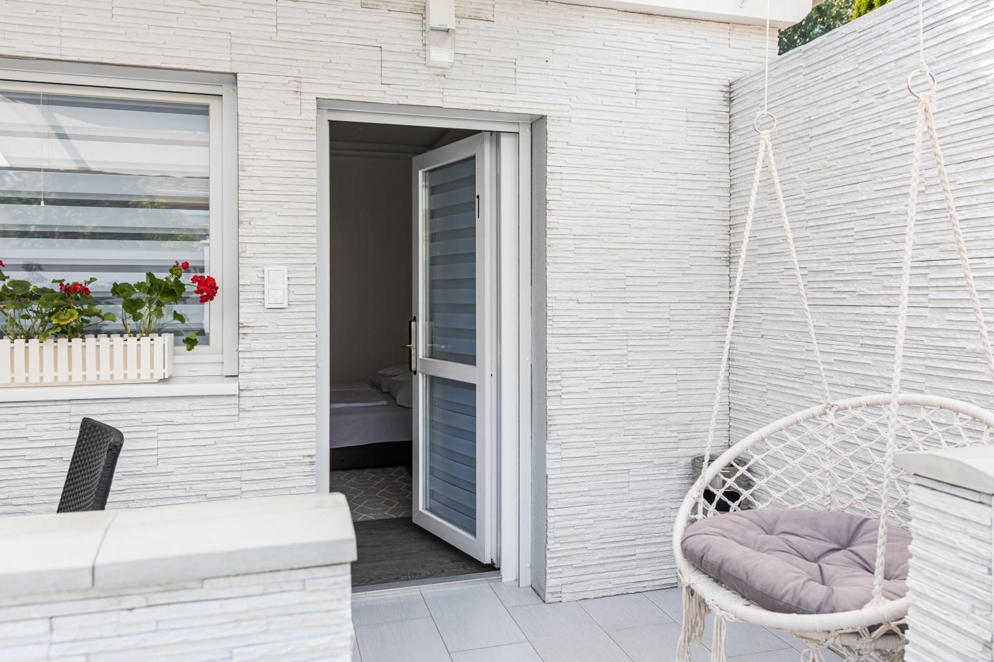 Balatonic Lemon Apartmanhaz Siofok Exterior photo