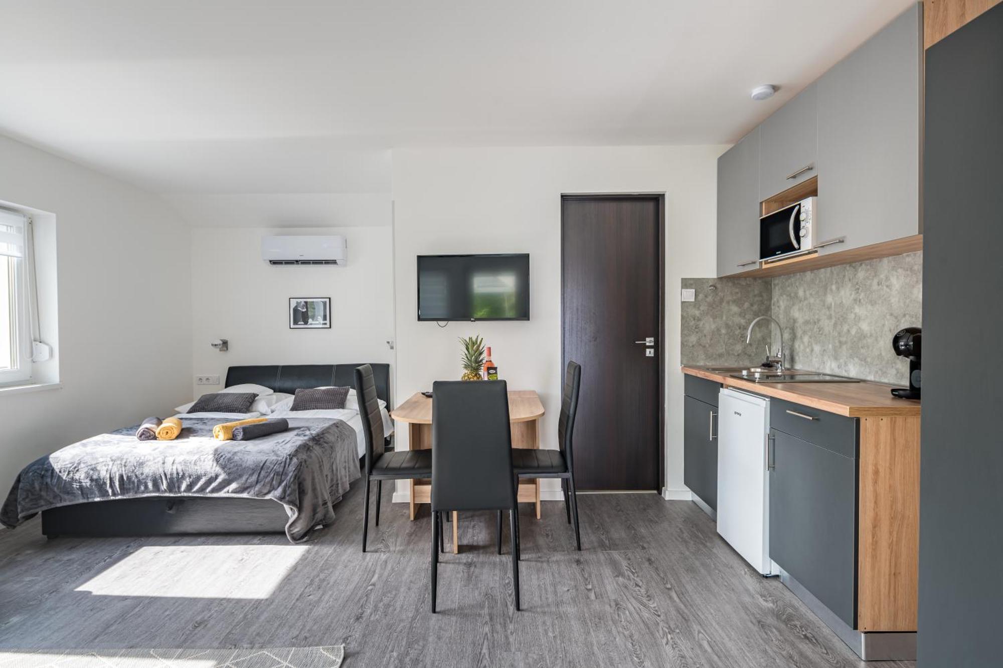 Balatonic Lemon Apartmanhaz Siofok Exterior photo
