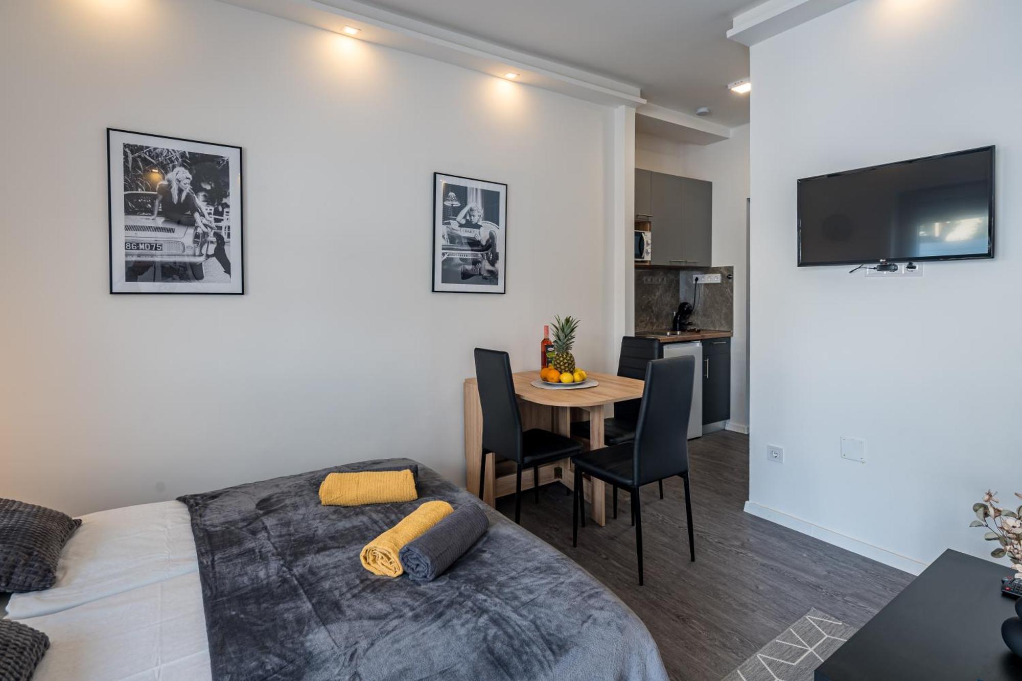 Balatonic Lemon Apartmanhaz Siofok Exterior photo