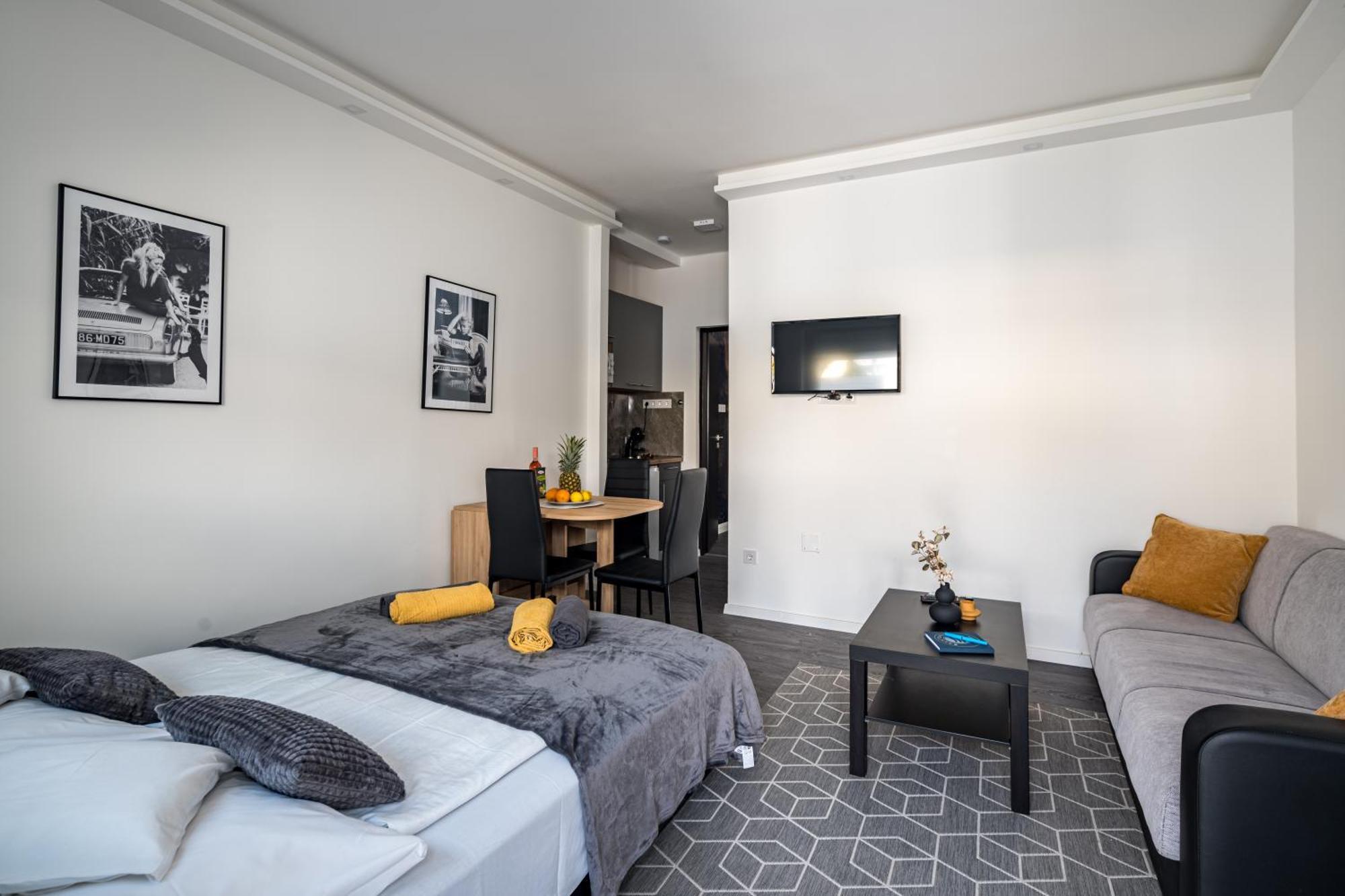 Balatonic Lemon Apartmanhaz Siofok Exterior photo