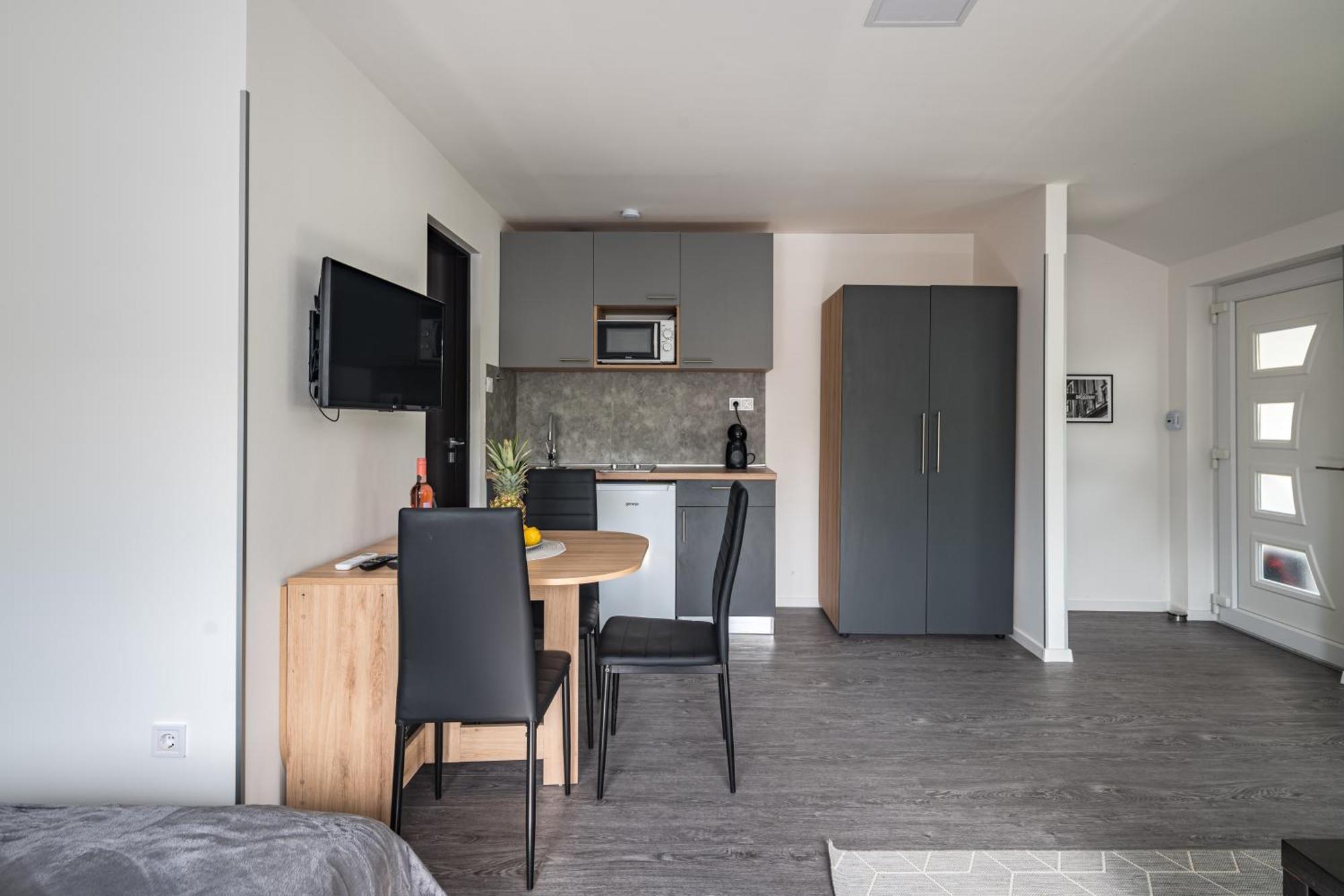 Balatonic Lemon Apartmanhaz Siofok Exterior photo