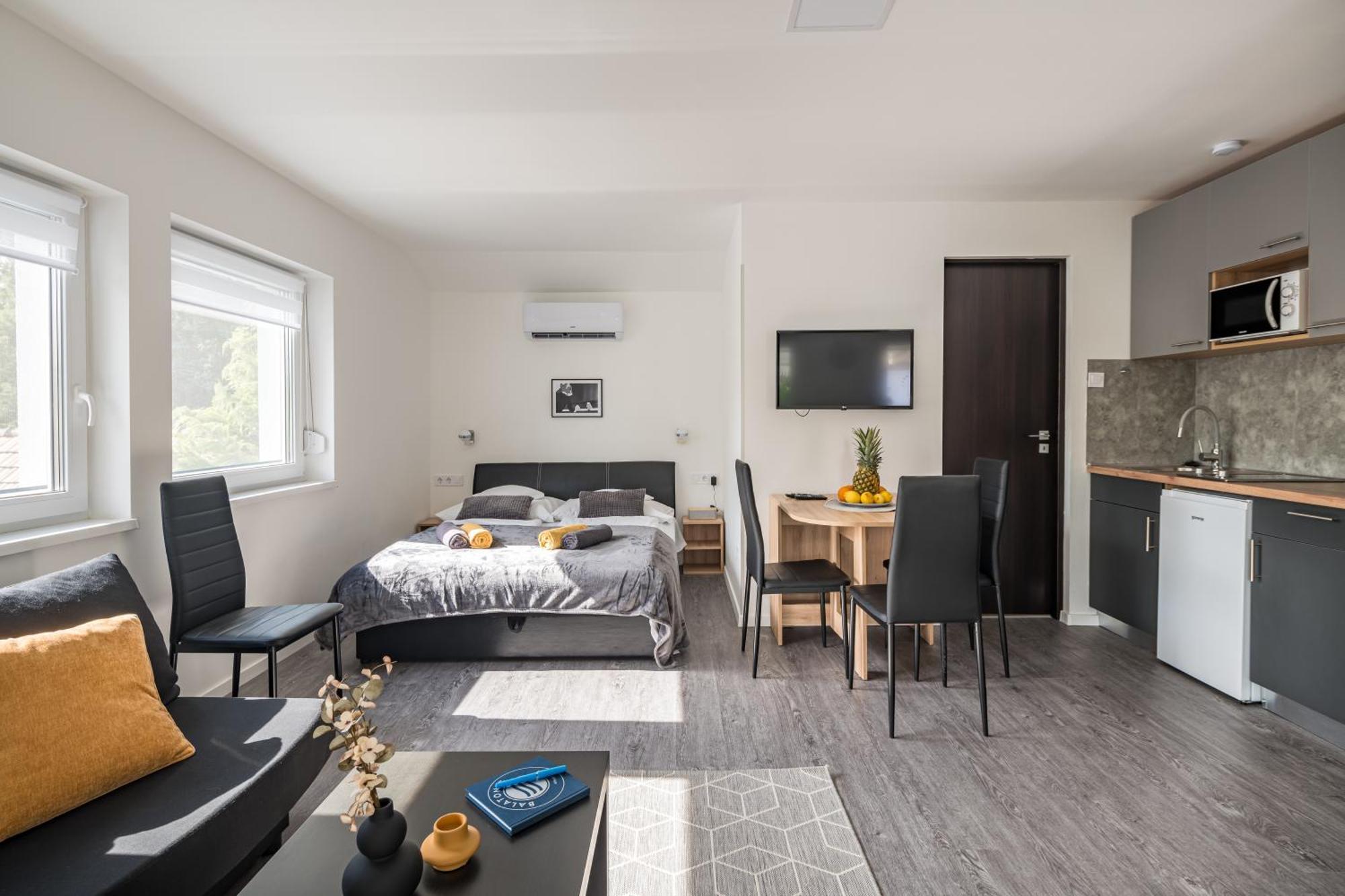 Balatonic Lemon Apartmanhaz Siofok Exterior photo