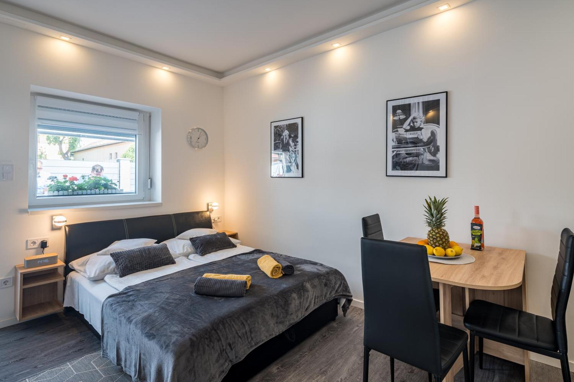 Balatonic Lemon Apartmanhaz Siofok Exterior photo