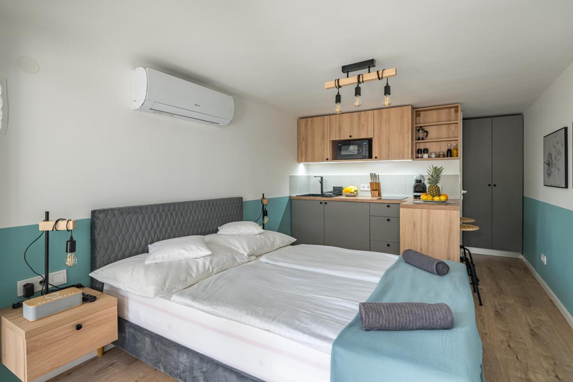 Balatonic Lemon Apartmanhaz Siofok Exterior photo