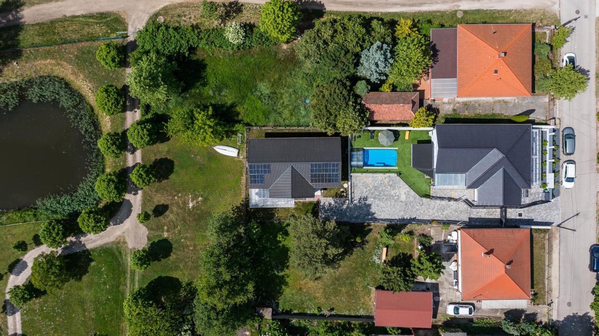 Balatonic Lemon Apartmanhaz Siofok Exterior photo