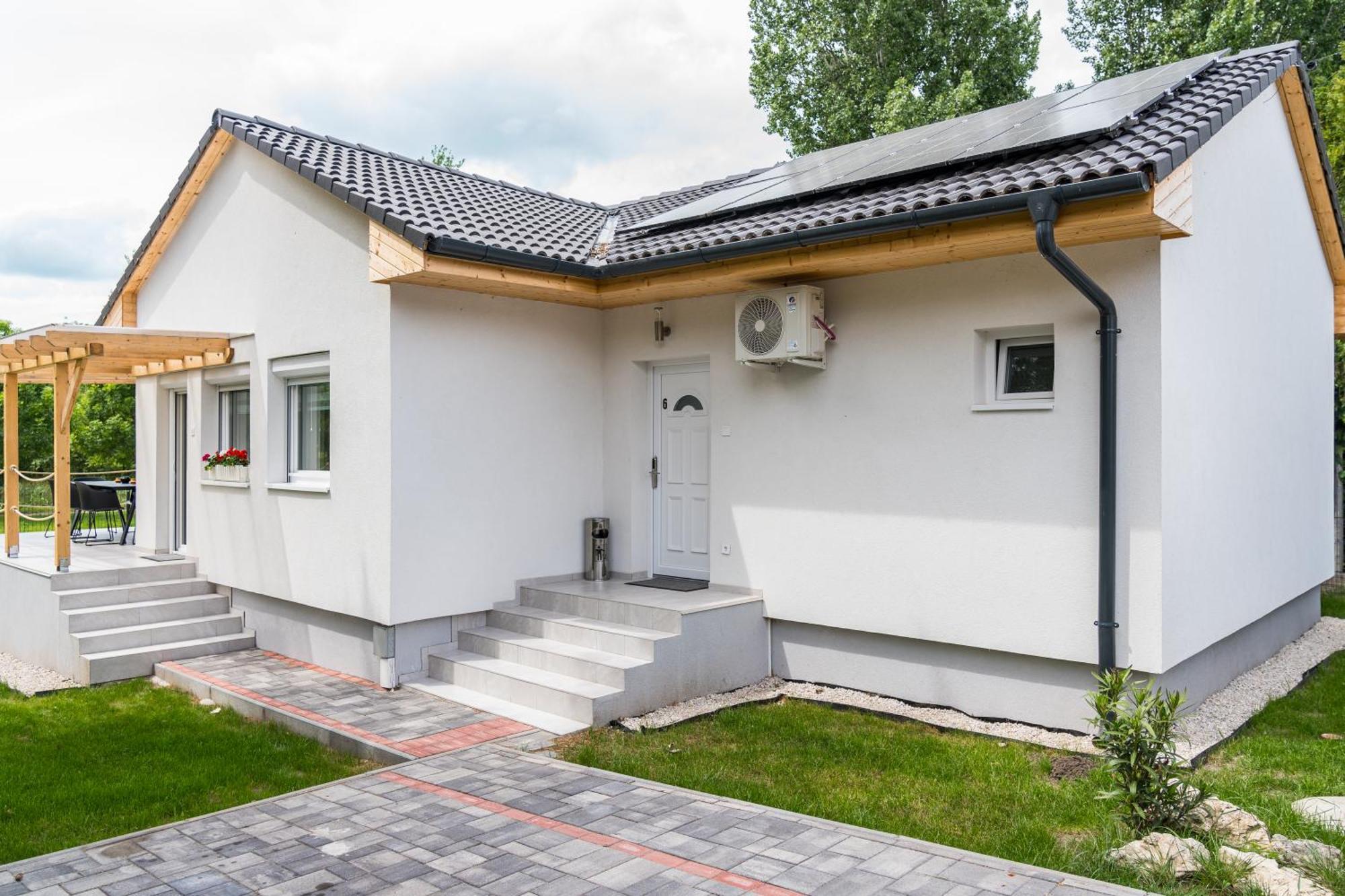 Balatonic Lemon Apartmanhaz Siofok Exterior photo