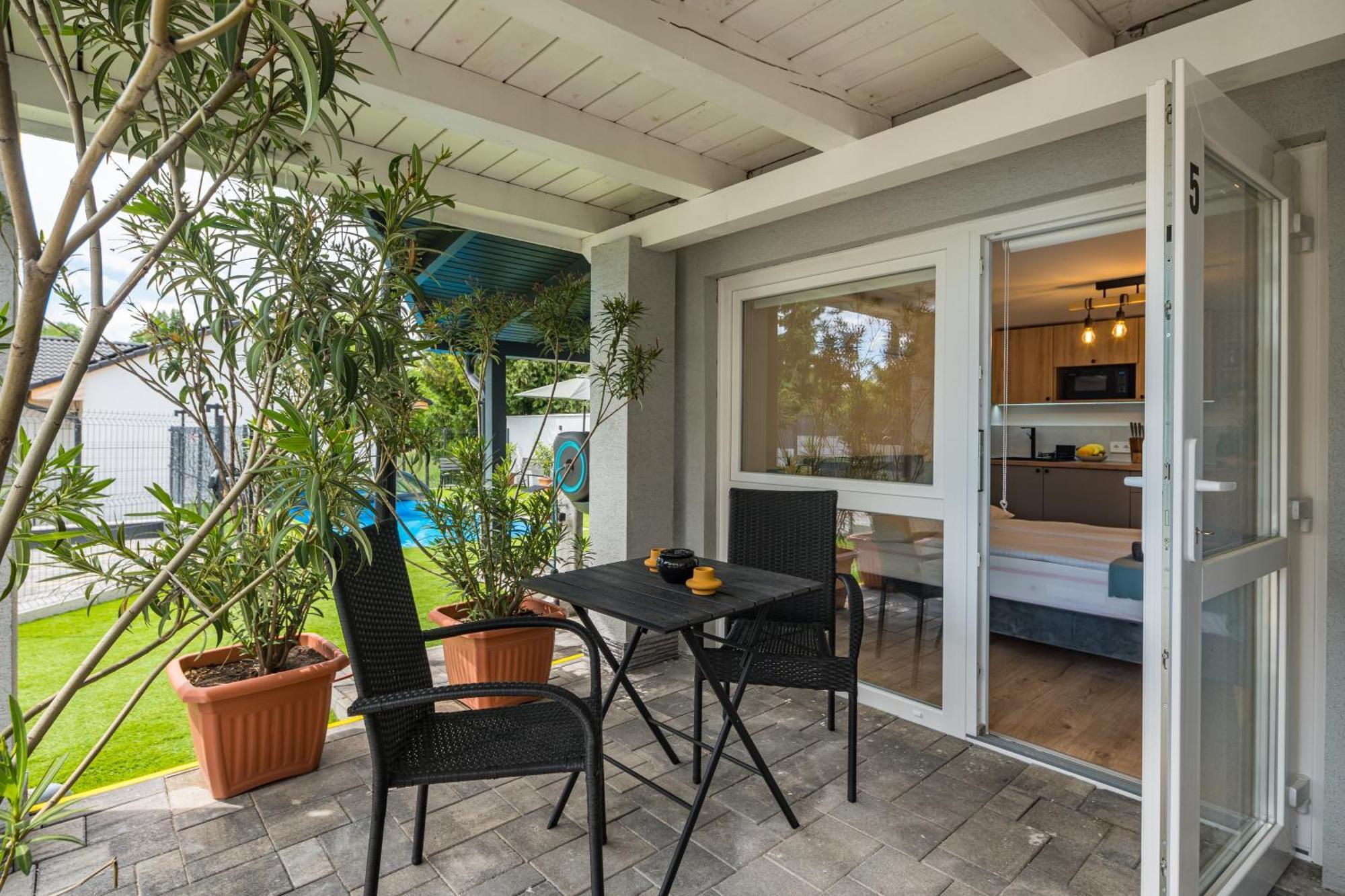 Balatonic Lemon Apartmanhaz Siofok Exterior photo